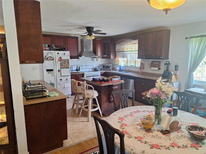 3 bedroom Single Family Residence at 402 Cicero Street, Port Charlotte Sec 008, Port Charlotte — photo 3