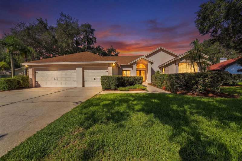4 bedroom Single Family Residence at 15923 Ellsworth Drive, Tampa Palms Area 2 Unit 7C, Tampa — photo 1