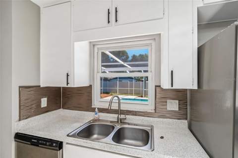 7111 Gateway Court, Tampa FL - photo 23 of 69