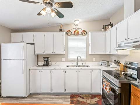 1809 Daffodil Lane, Lady Lake FL - photo 7 of 37