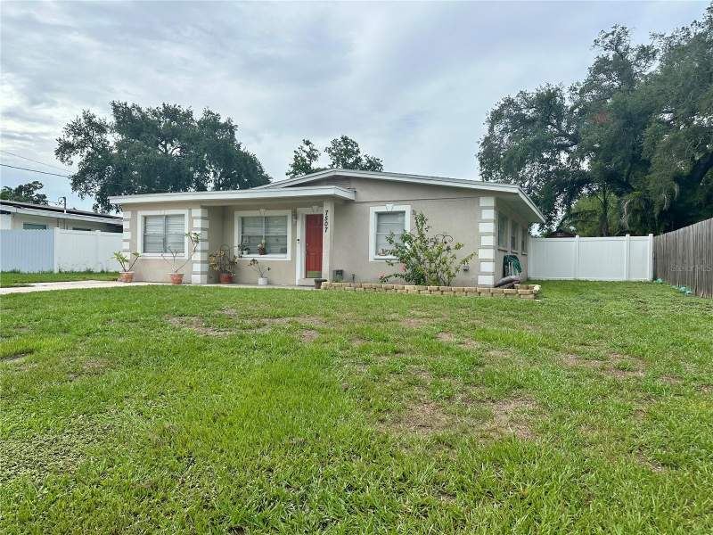 4 bedroom Single Family Residence at 7507 Coral Vine Lane, Adamo Acres Sub Unit 2, Tampa — photo 3