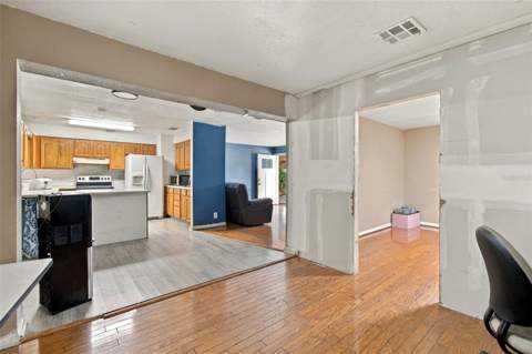 8010 Sharon Drive, Tampa FL - photo 24 of 63