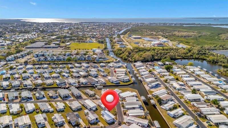 2 bedroom Mobile Home at 128 E Saint Johns Way, Caribbean Isles Residential Co, Apollo Beach — photo 2