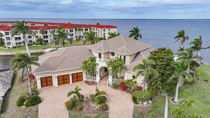 4 bedroom Single Family Residence at 3 Hibiscus Drive, Punta Gorda Isles Sec 04, Punta Gorda — photo 1