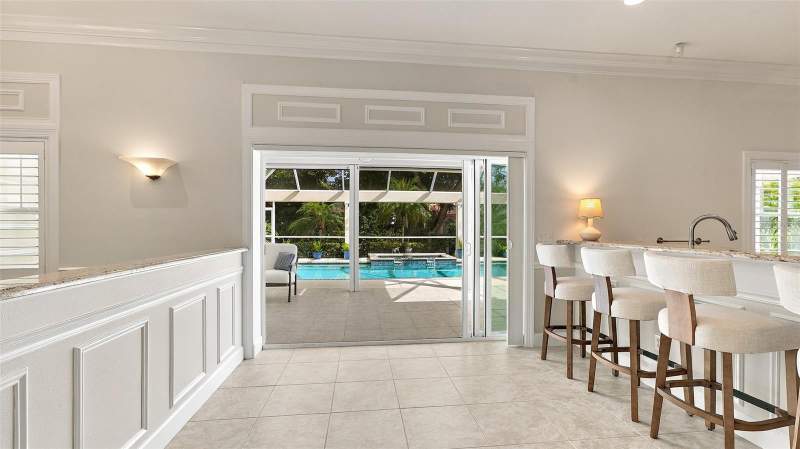 5 bedroom Single Family Residence at 640 Granada Avenue, Venice Gulf View Sec Of, Venice — photo 5