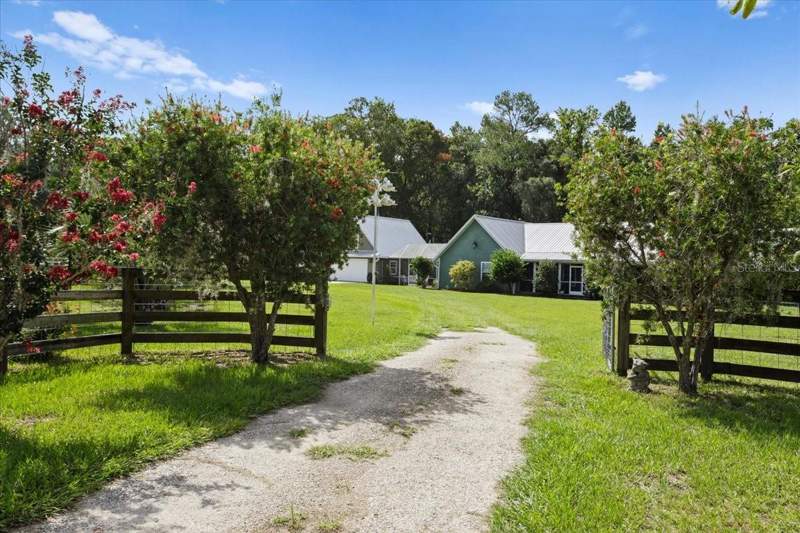 4 bedroom Single Family Residence at 27471 NW 173rd Terrace, Rolling Hills, Alachua — photo 2