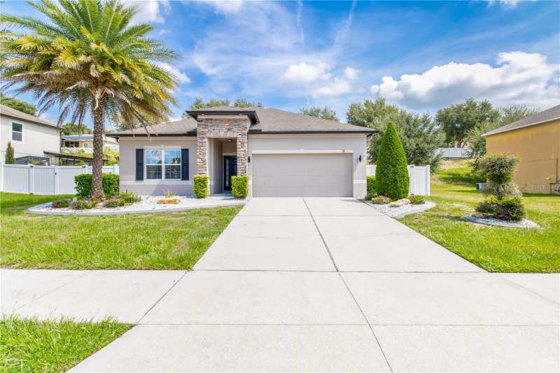 3 bedroom Single Family Residence at 117 Colonial Pine Lane, Pine Bluff Ph III, Minneola — photo 1
