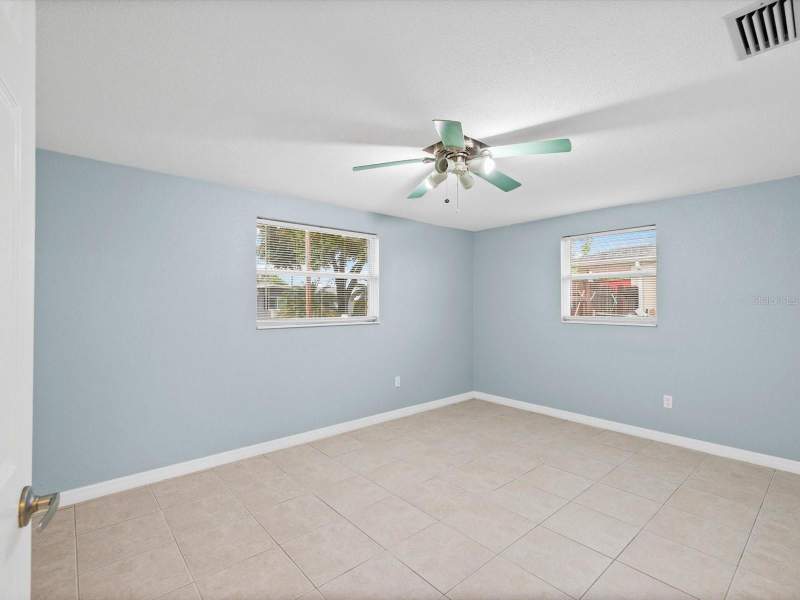 3 bedroom Single Family Residence at 4004 Scarlet Maple Drive, B V Melody Manor Add, Holiday — photo 4