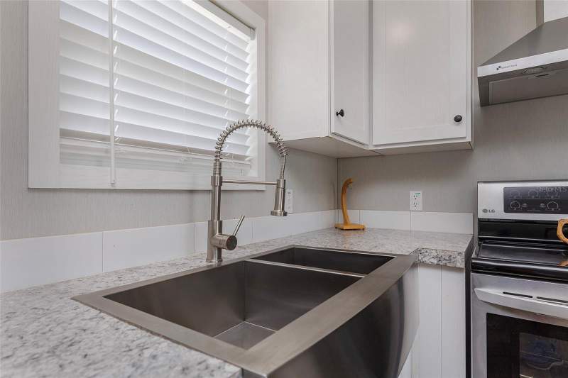 2 bedroom Manufactured Home at 8207 Charlin Parkway, Charlin Park Third Add, Orlando — photo 5