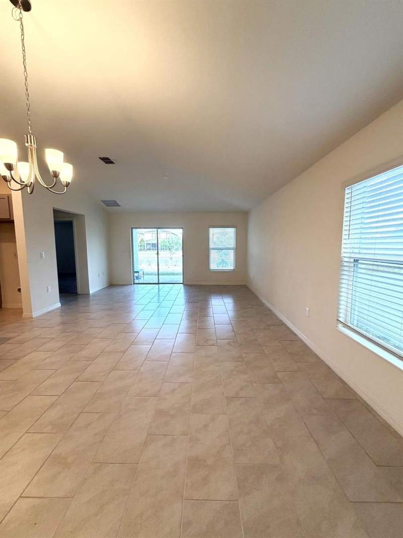 4 bedroom Single Family Residence at 925 Overpool Avenue, Bellaviva Ph 1, Davenport — photo 5