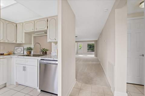 4347 Summersun Drive, New Port Richey FL - photo 14 of 43