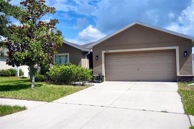 3 bedroom Single Family Residence at 10118 Penwood Way, Briar Oaks Village 2, Hudson — photo 2