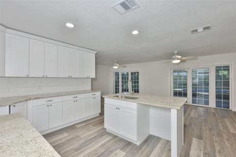 8410 Lava Place, Tampa FL - photo 12 of 54
