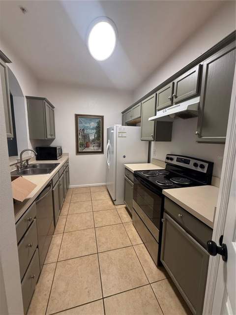 6214 Stevenson Drive #305, Orlando FL - photo 9 of 38