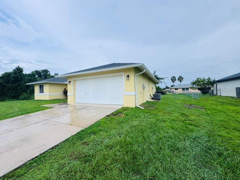 3 bedroom Single Family Residence at 22278 Priscilla Avenue, Port Charlotte Sec 050, Port Charlotte — photo 2