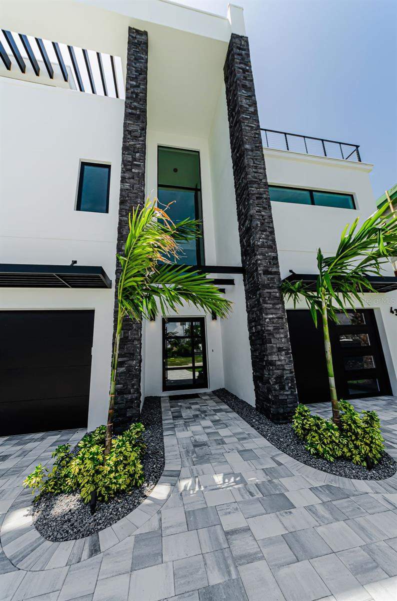 5 bedroom Single Family Residence at 43 Dolphin Drive, Paradise Island 1st Add, Treasure Island — photo 5