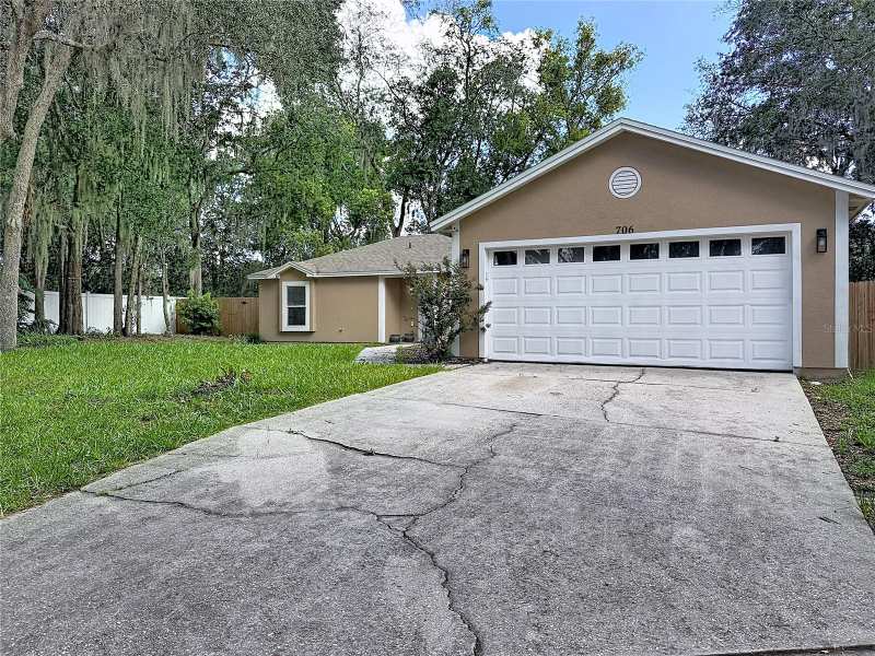 3 bedroom Single Family Residence at 706 Old Creek Court, Woodbine, Sanford — photo 1
