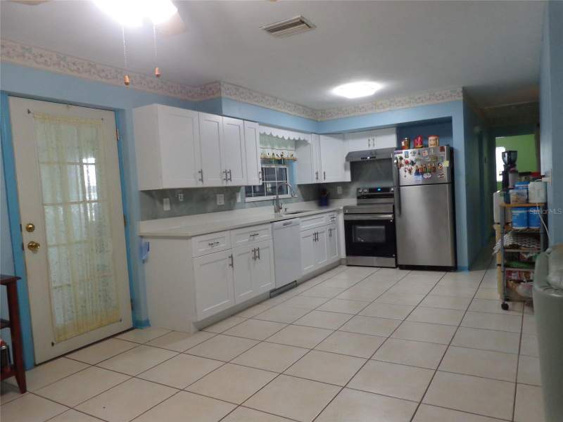 3 bedroom Single Family Residence at 6165 26th Avenue, Sheryl Manor, St Petersburg — photo 4