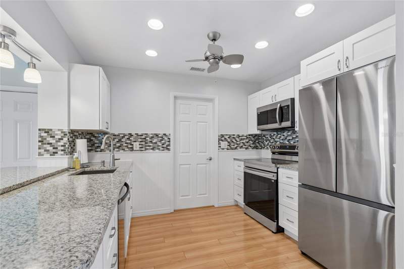 2 bedroom Condominium at 9771 37th Street, Mainlands Of Tamarac By The Gulf Unit 4 Condo, Pinellas Park — photo 2