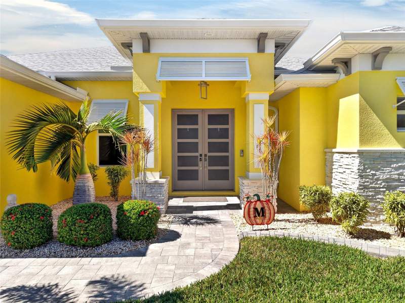 3 bedroom Single Family Residence at 10001 Winnipeg Street, Port Charlotte Sec 87, Port Charlotte — photo 3