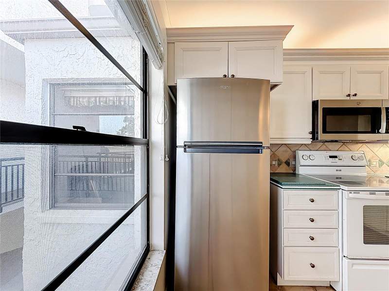 2 bedroom Condominium at 6211 Sun Boulevard #211, Casa Del Mar Condo III, St Petersburg — photo 5
