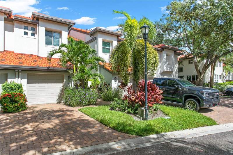2 bedroom Townhouse at 1116 SHIPWATCH CIRCLE, HARBOR HOMES PH ONE, TAMPA — photo 2