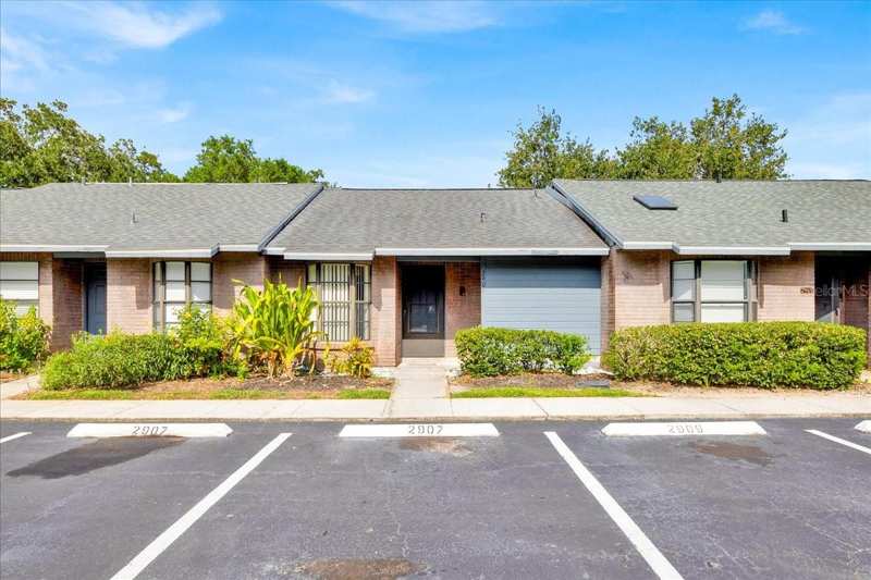 1 bedroom Townhouse at 2907 Prince Oak Court, King Oak Villas Ph 1, St Cloud — photo 1