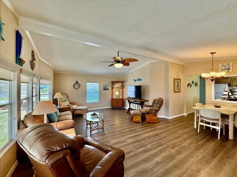 2 bedroom Manufactured Home at 1415 Blue Heron Drive, Hol Mob Estates 3rd Add, Englewood — photo 5