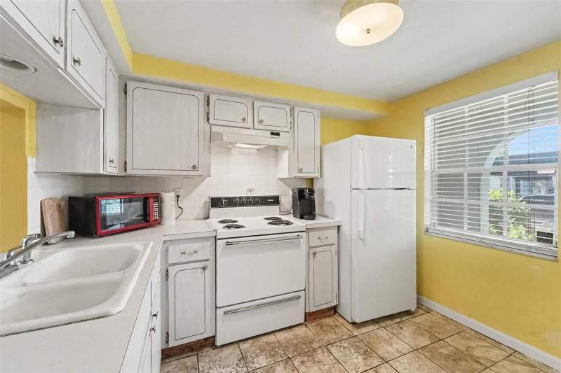 2 bedroom Condominium at 4211 Regal Place #3, Gardens Of Beacon Square, New Port Richey — photo 4