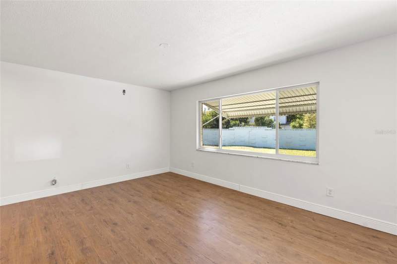 1 bedroom Villa at 250 NW Rosery Road #314, Shangri La Apartment Park, Largo — photo 5