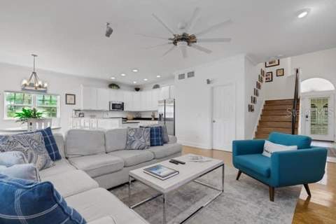 110 Ricardo Way #8, St Petersburg FL - photo 7 of 43
