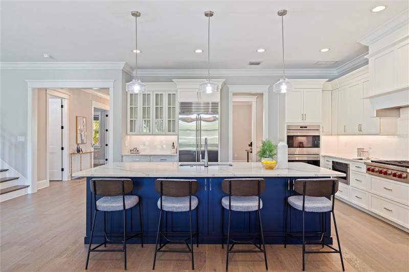 5 bedroom Single Family Residence at 1001 Cordova Boulevard, Eden Shores Sec 6, St Petersburg — photo 3
