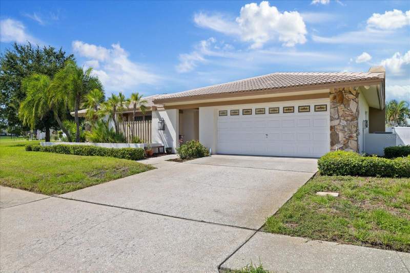 3 bedroom Single Family Residence at 3104 Bluffs Drive, Bluffs The, Largo — photo 2
