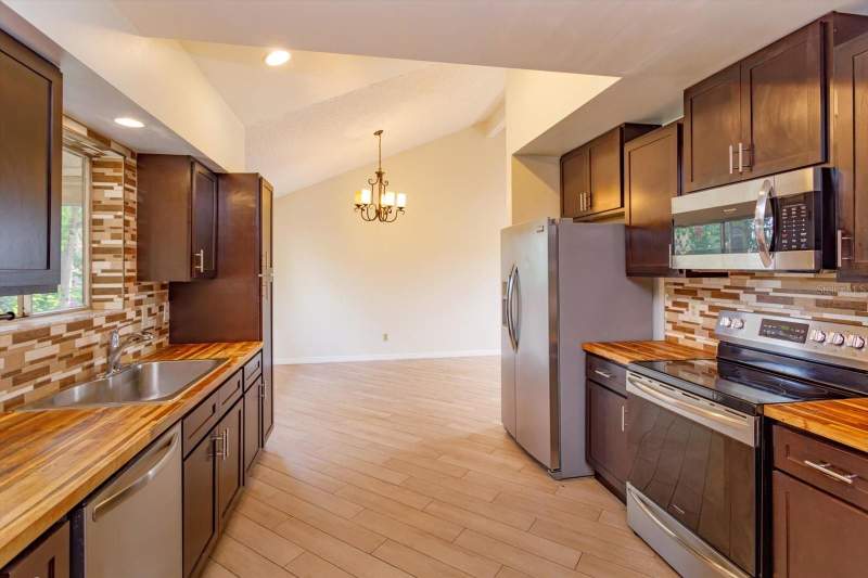 4 bedroom Single Family Residence at 7925 Snowberry Circle, Sandy Spgs, Orlando — photo 5