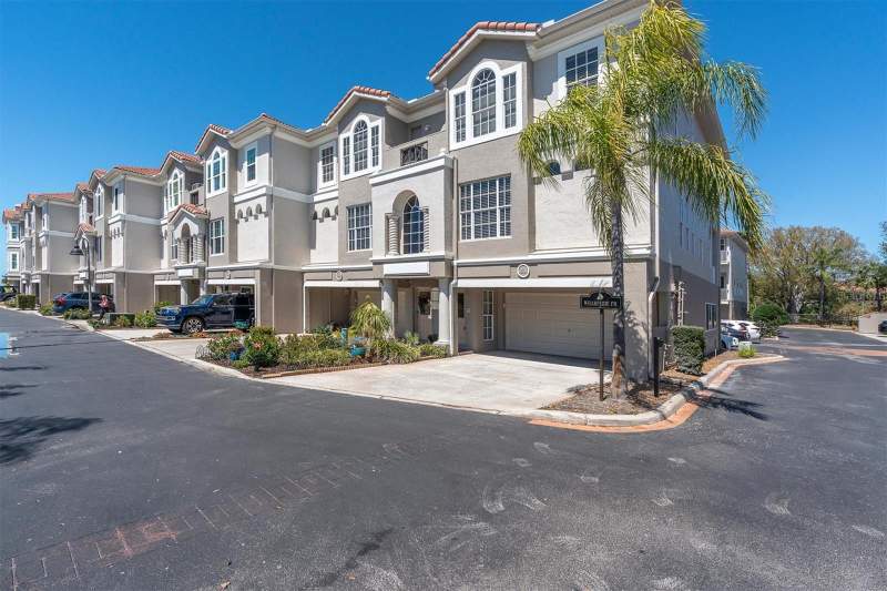 3 bedroom Townhouse at 1501 Wharfside Drive, Pointe Tarpon Twnhms, Tarpon Springs — photo 2