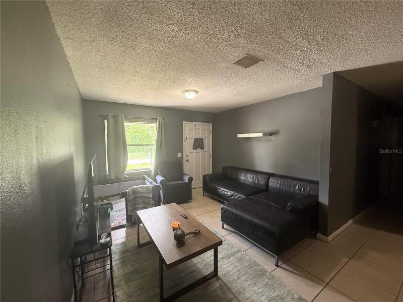 3 bedroom Single Family Residence at 11129 Roberts Lane, Happy Acres Sub No 1 Section D, Riverview — photo 3