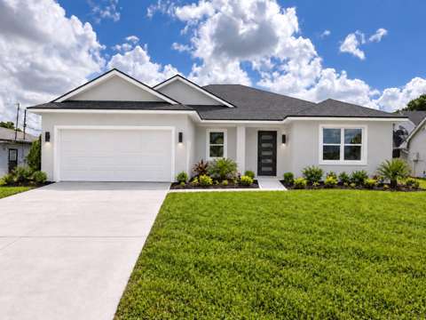 200 Memorial Drive, $300k–$500k for sale in Sebring