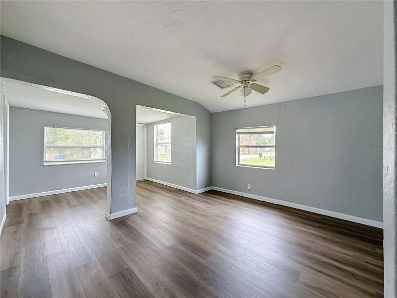3 bedroom Single Family Residence at 2135 Oakley Avenue, Tangerine Central, St Petersburg — photo 5