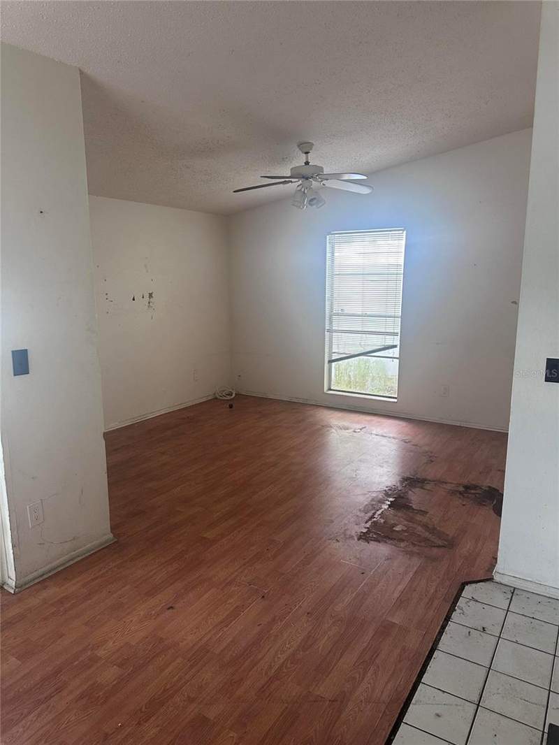2 bedroom Single Family Residence at 8240 Ravencroft Drive, Wood Lake Ph 1 Unit 4B, Tampa — photo 5