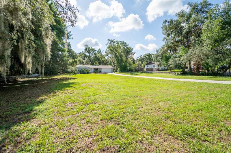 3 bedroom Single Family Residence at 8214 Valrie Lane, Riverview, Riverview — photo 1