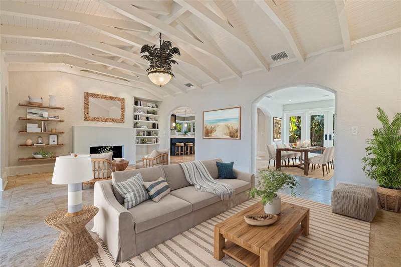 4 bedroom Single Family Residence at 808 BRIGHTWATERS BOULEVARD, SNELL ISLE BRIGHTWATERS SEC 1 REP, ST PETERSBURG — photo 4