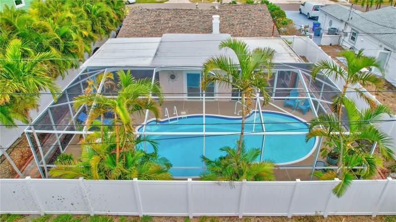 2 bedroom Single Family Residence at 16110 3rd Street, Redington Beach Homes 1st Add, Redington Beach — photo 4