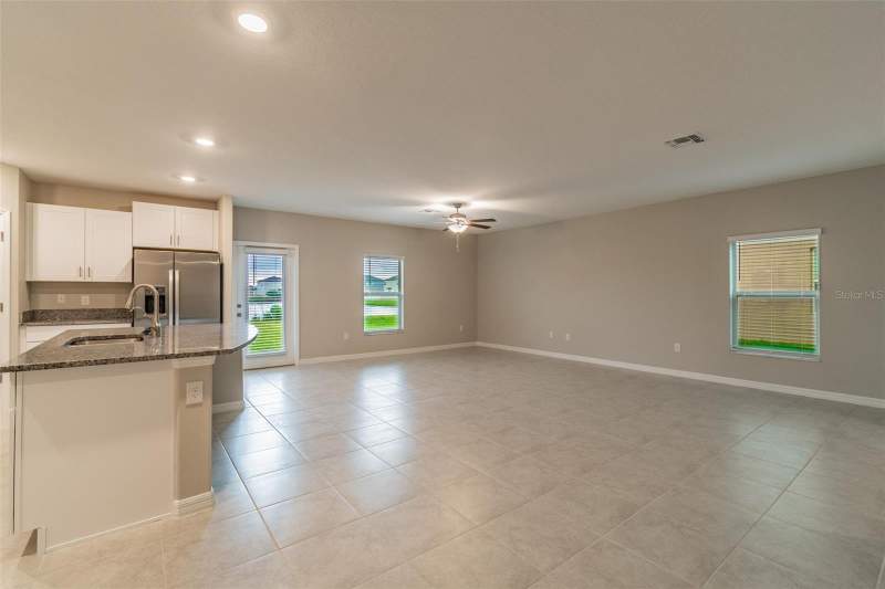 5 bedroom Single Family Residence at 5064 White Chicory Drive, Lynwood, Apollo Beach — photo 5