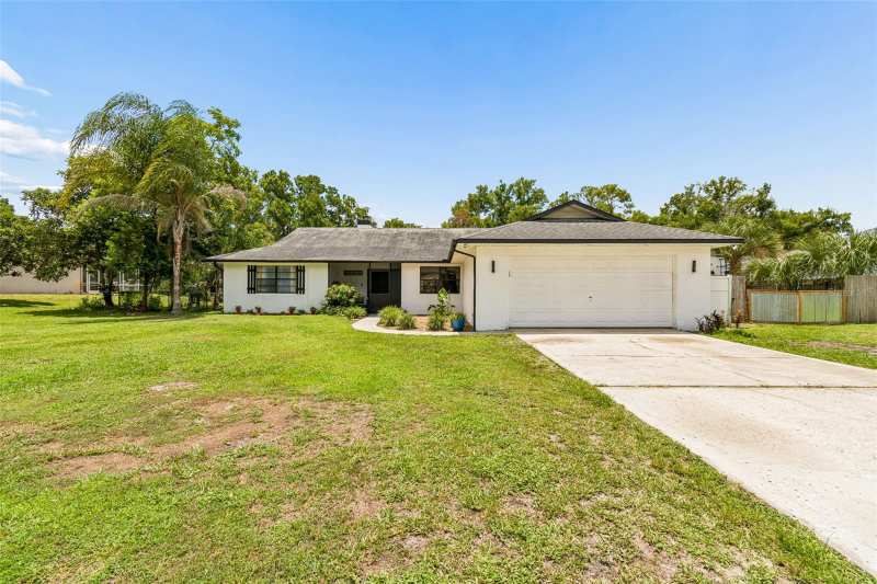 4 bedroom Single Family Residence at 22408 Shoreside Drive, Lake Padgett/Grove Shore, Land O Lakes — photo 1