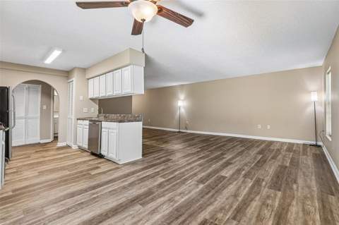 100 E Oak Terrace Drive #D2, Leesburg FL - photo 7 of 33
