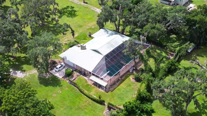 3 bedroom Single Family Residence at 914 S Miller Road, Valrico, Valrico — photo 4