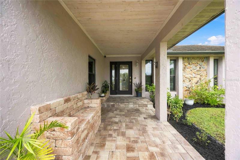 3 bedroom Single Family Residence at 2903 Roma Court, Punta Gorda Isles Sec 14, Punta Gorda — photo 2