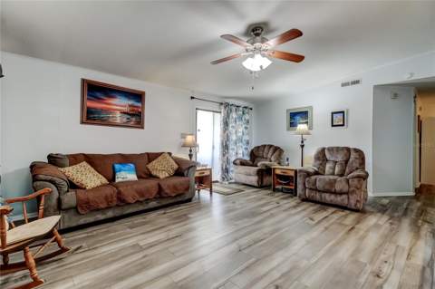 10151 Hamp Drive, Dade City FL - photo 7 of 57