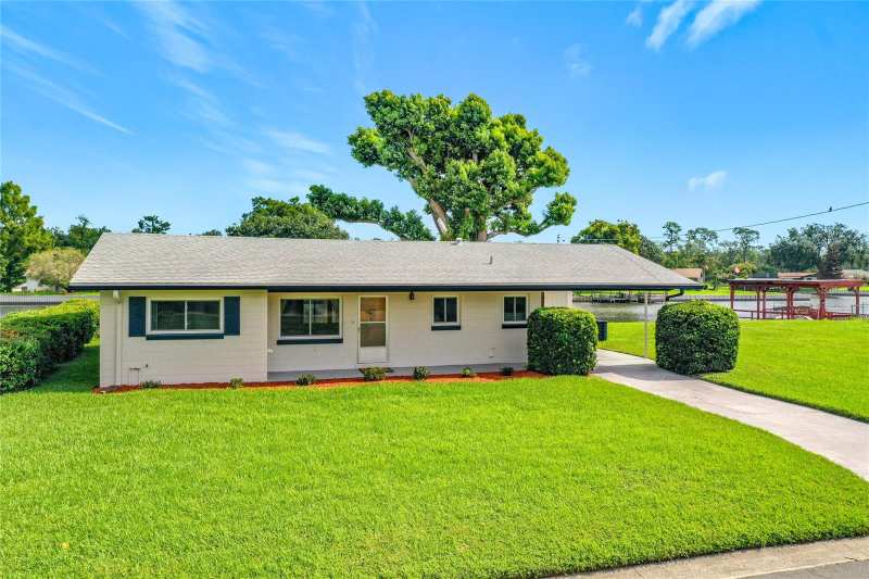 3 bedroom Single Family Residence at 13225 Country Club Drive, Lake Harris Shores, Tavares — photo 1