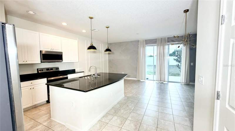 3 bedroom Townhouse at 7037 Woodchase Glen Drive, Oak Creek Prcl 3, Riverview — photo 5